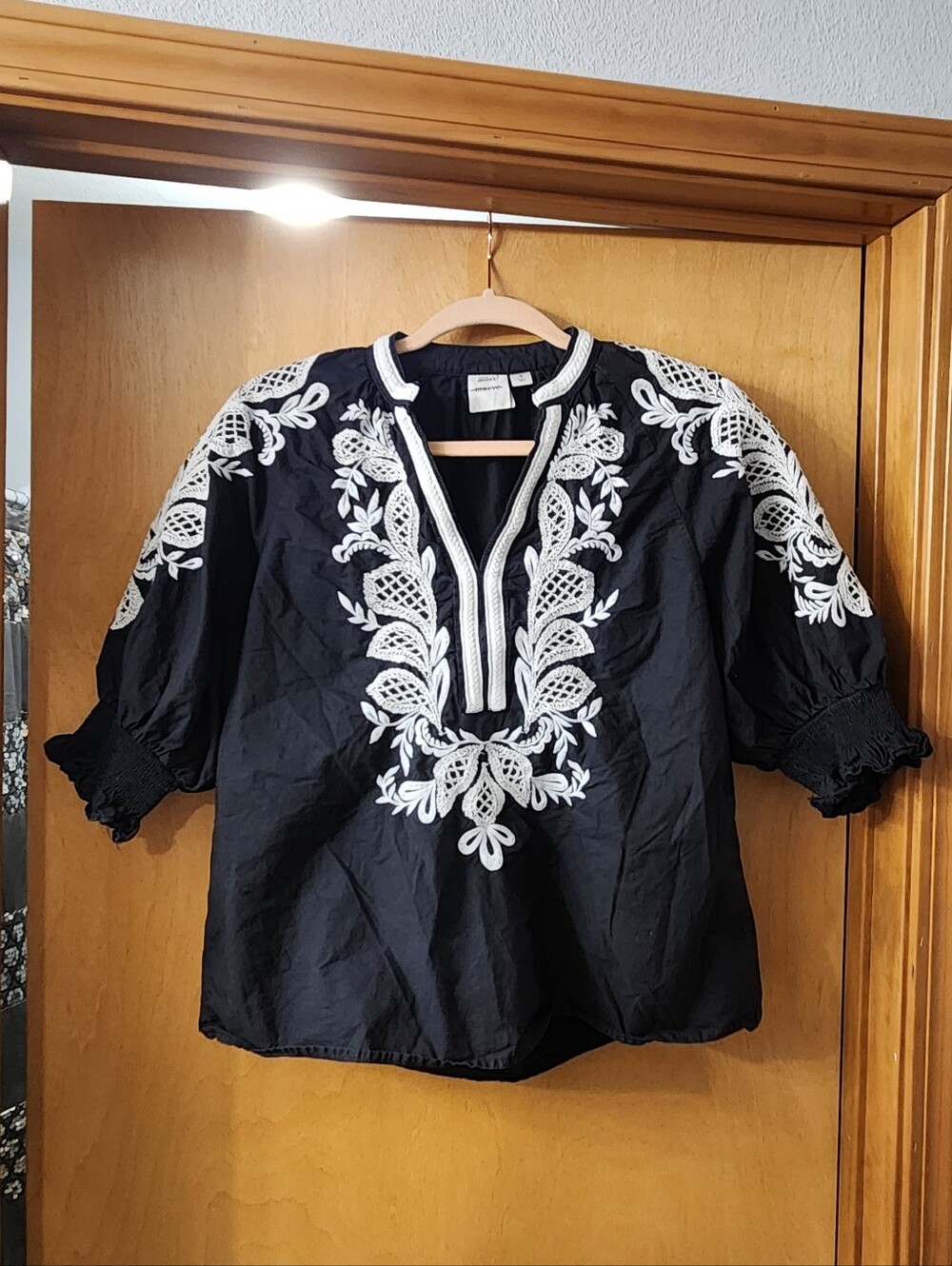 Maeve Black Embroidered Peasant Blouse with White Floral Detail Size Small